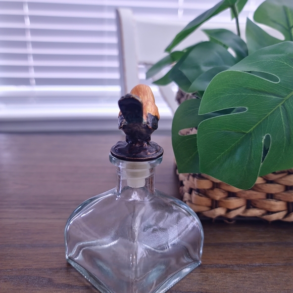 Decorative Pampas Grass in Glass Vase - Picture 5 of 9